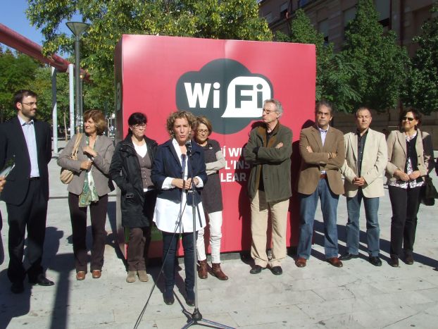 Nova zona wi-fi gratuïta a la plaça dels Instituts 