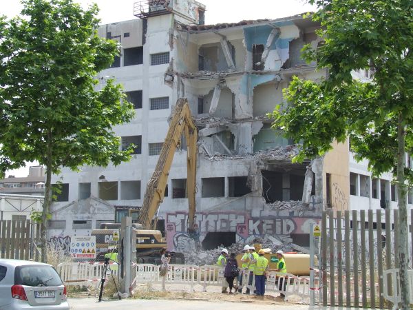 » Se inician las tareas de derribo del edificio Flex