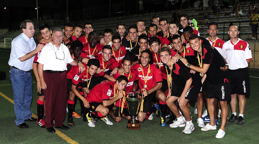 El RCD Mallorca, vencedor de la primera edición del Trofeo Juvenil Ciutat de Palma