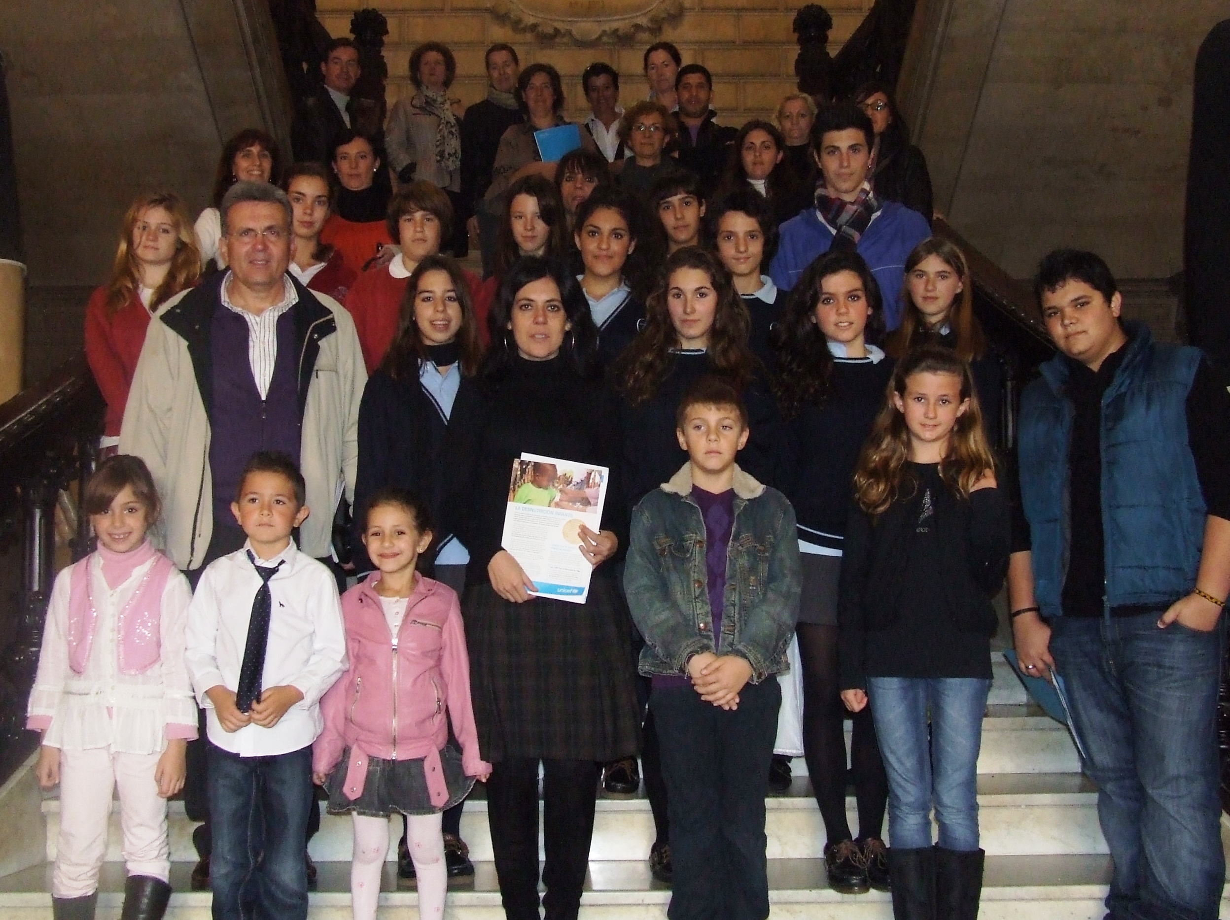 Els infants i UNICEF presentan les Los niños y UNICEF presentan sus propuestas contra la desnutrición infantil en el Ayuntamiento de Palma