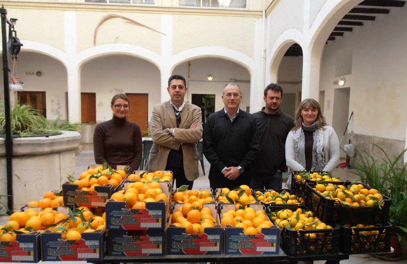 CCort dona a La Sapiencia 200 kilos de fruta producida en el Centro de Conservación para la Biodiversidad de EMAYA