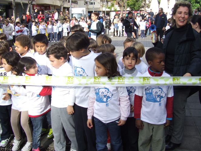 Uns 400 joves participen a la segona cursa infantil de Reis